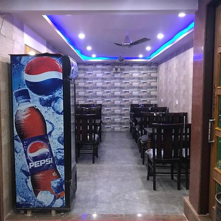 Golden Lodge Varanasi Exterior foto