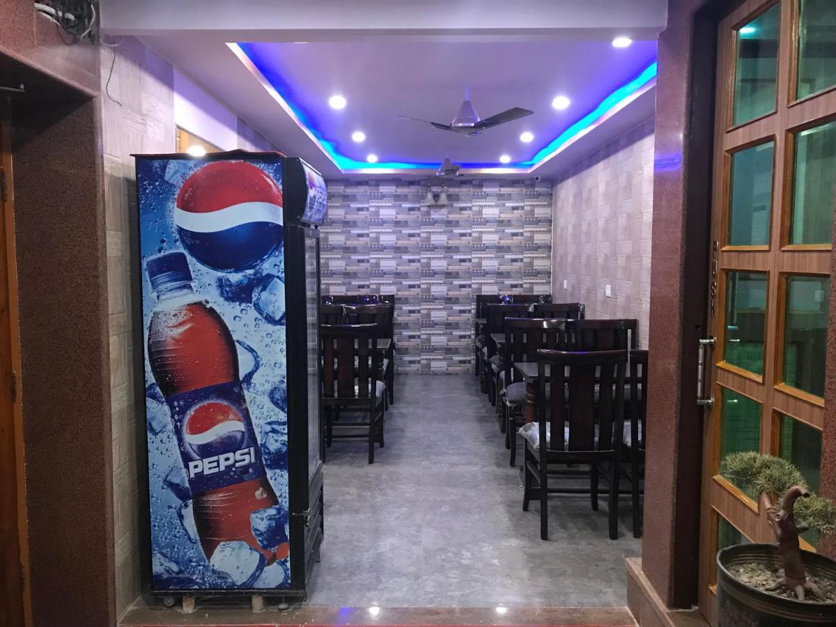 Golden Lodge Varanasi Exterior foto