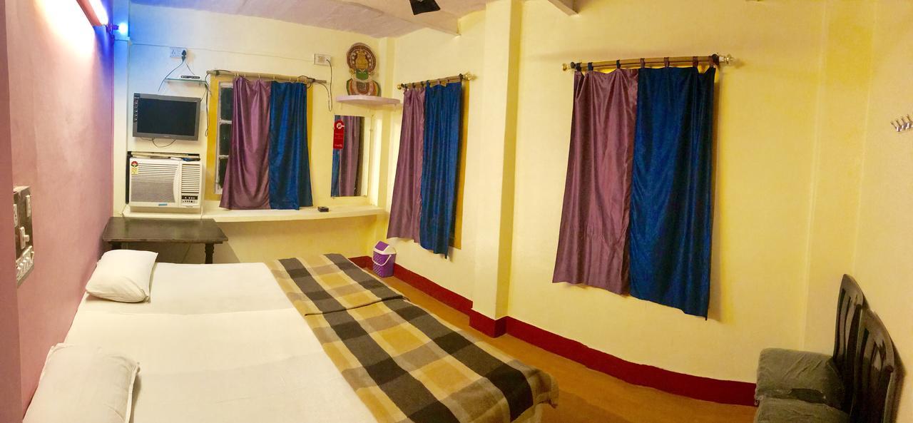 Golden Lodge Varanasi Exterior foto