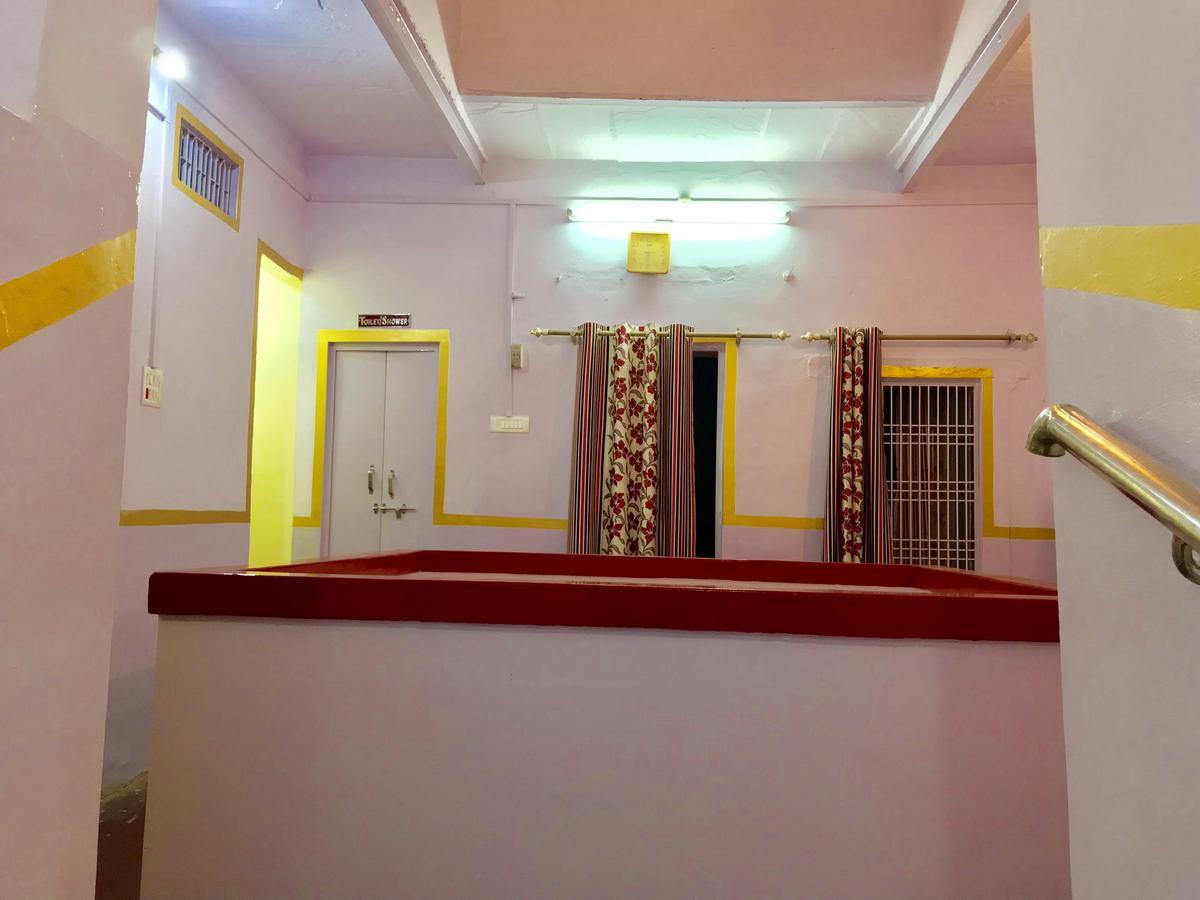 Golden Lodge Varanasi Exterior foto