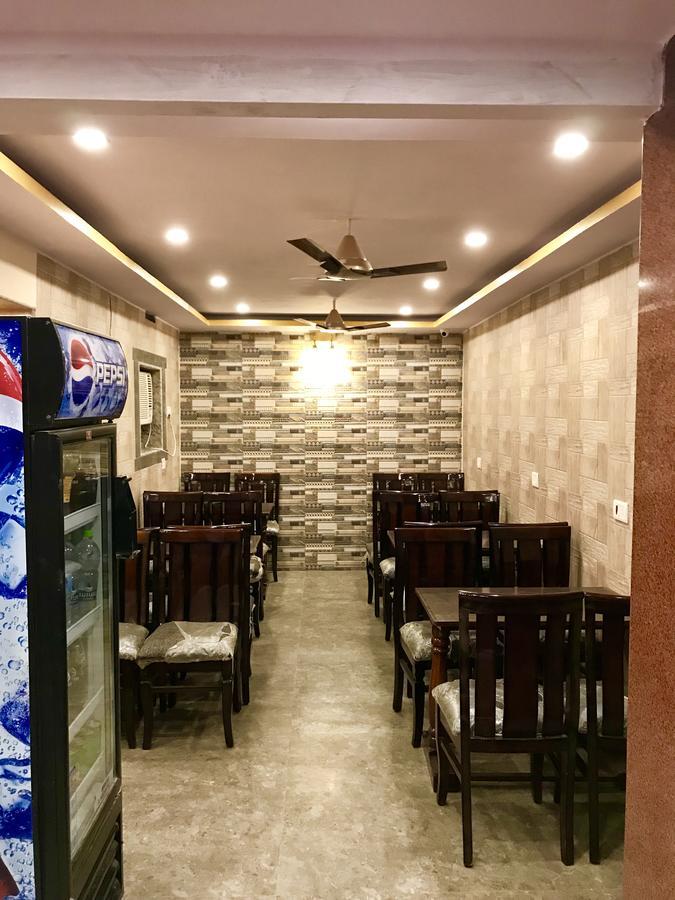 Golden Lodge Varanasi Exterior foto