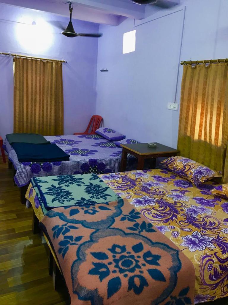 Golden Lodge Varanasi Exterior foto